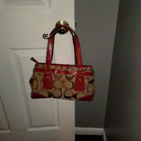 Handbag - Picture 2 of 3